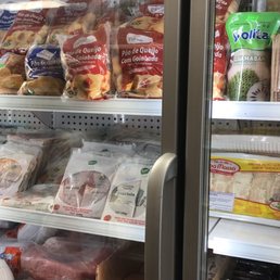 Great variety of polpa de frutas for juice, also pão de queijo