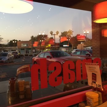 Smashburger - View of 95th Street from inside the cozy, clean dining room - Burgers Near Me - Oak Lawn, Illinois Smashburger - View of 95th Street from inside the cozy, clean dining room - Burgers Near Me - Oak Lawn, Illinois