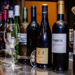 Alfakeke - Vinos tintos, blancos y generosos/ Red, white and sweet wines