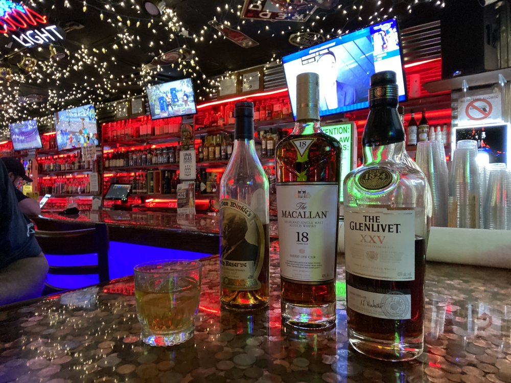 GILIGINS 254 Photos & 345 Reviews 4251 N Winfield Scott Plz