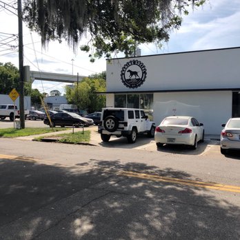 Kanine Social - Outside - Bars Near Me - Jacksonville, Florida