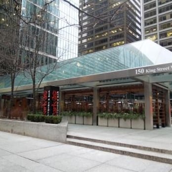 Earls Kitchen + Bar - Canadian (New) Near Me - Toronto, Ontario Earls Kitchen + Bar - Canadian (New) Near Me - Toronto, Ontario