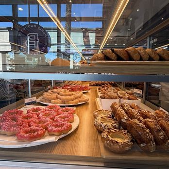 Paris Baguette - Pastries and donuts - Bakeries Near Me - Aliso Viejo, California