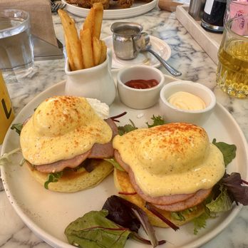 Flipper's - Eggs Benedict - Pancakes Near Me - West Hollywood, California Flipper's - Eggs Benedict - Pancakes Near Me - West Hollywood, California