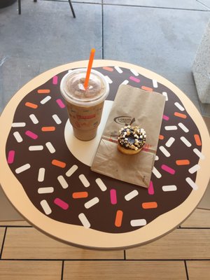 Dunkin' by null
