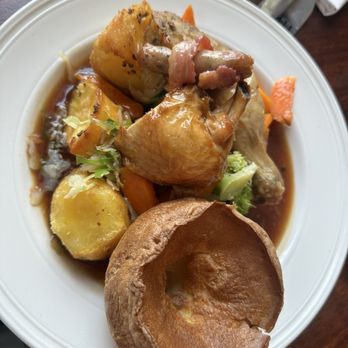 Trafalgar Tavern - Chicken roast - Pubs Near Me - London, XGL Trafalgar Tavern - Chicken roast - Pubs Near Me - London, XGL