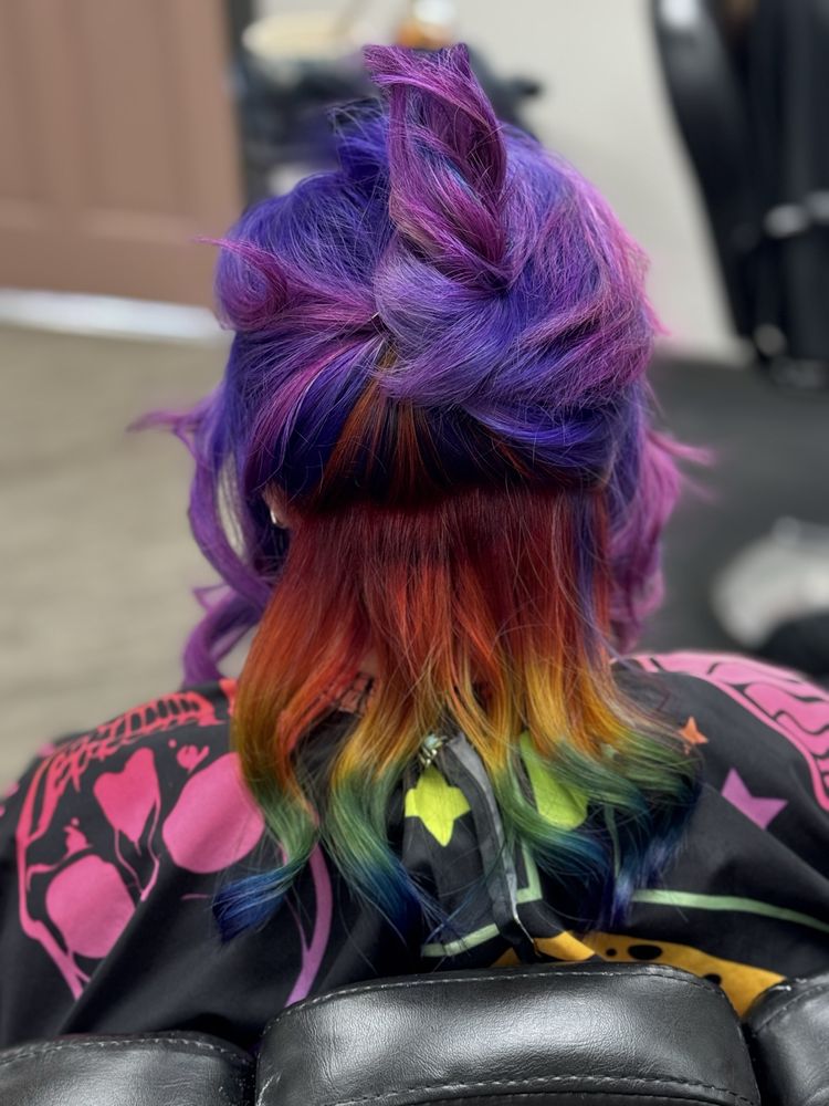 Wicked Hair By Noah Logo