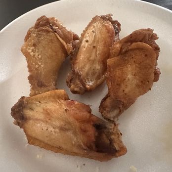 Wingstop - Look at how dry and this is suppose to be garlic parm. So dry terrible and not taste - Chicken Wings Near Me - Columbus, Ohio Wingstop - Look at how dry and this is suppose to be garlic parm. So dry terrible and not taste - Chicken Wings Near Me - Columbus, Ohio