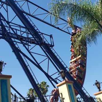 dragon swing - Amusement Parks Near Me - Buena Park, California