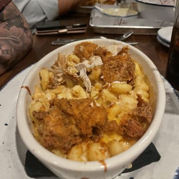 Jack Allen's Kitchen - 5 cheese Mac with fried chicken tenders - New American Near Me - Cedar Park, Texas Jack Allen's Kitchen - 5 cheese Mac with fried chicken tenders - New American Near Me - Cedar Park, Texas