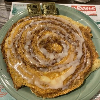 Terry & Maxine's - Cinna cake - New American Near Me - Turner, Maine