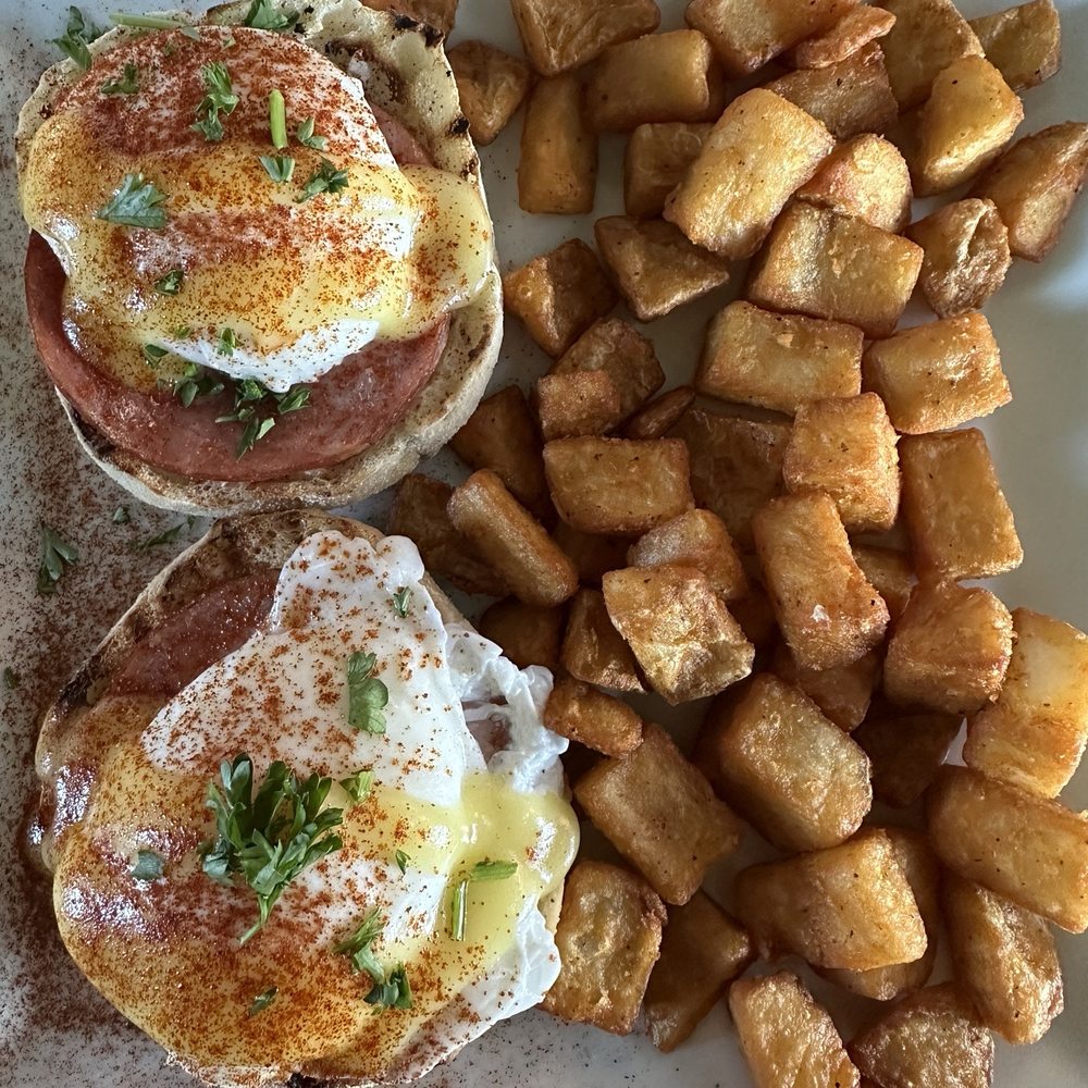 Eggs benedict Eggs benedict