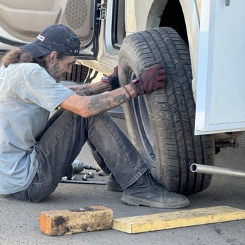 101 Towing and Recovery - Tom putting on new tire - Towing Near Me - Phoenix, Arizona 101 Towing and Recovery - Tom putting on new tire - Towing Near Me - Phoenix, Arizona