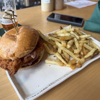 Von Trapp Brewing Bierhall Restaurant - Chicken sandwich and fries - Austrian Near Me - Stowe, Vermont Von Trapp Brewing Bierhall Restaurant - Chicken sandwich and fries - Austrian Near Me - Stowe, Vermont