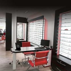 Eye's Contact - Une trés grande gamme de marques : Chanel, Dior, D&G, Gucci, Persol, Ray-Ban...
Optiques et solaires pour toute la famille