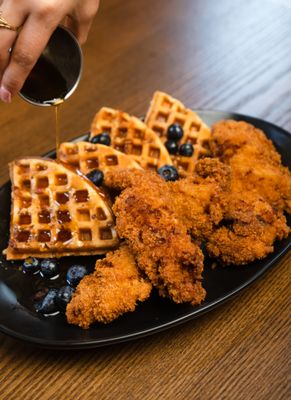 Más Chingón Cantina by null