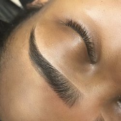 Brows By Nikki - Frisco's top brow artist | Before & after threading by Brows by Nikki - Best eyebrow threading in Frisco & Dallas, TX.