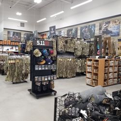 Sportsman's Warehouse - Empty section (camouflage joke)