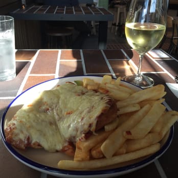 Two Johns Taphouse - Pubs Near Me - Melbourne Airport, VIC