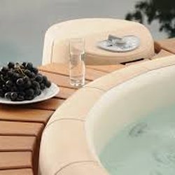 Lakeside Soft Spa - Peaceful Bliss.