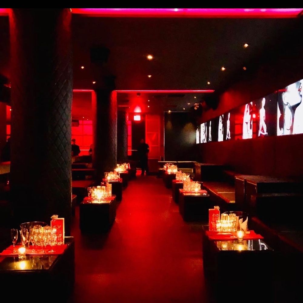 Y BAR CHICAGO Updated September 2024 41 Photos & 165 Reviews 224