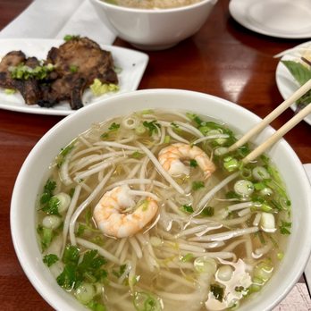 Pho Anh Dao - Shrimp pho and pho with pork chops - Vietnamese Near Me - Edison, New Jersey Pho Anh Dao - Shrimp pho and pho with pork chops - Vietnamese Near Me - Edison, New Jersey