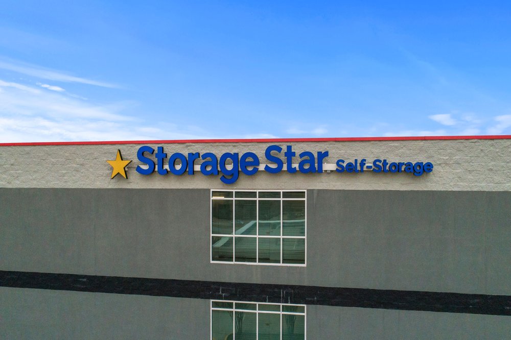 STORAGE STAR ALMA DRIVE Updated April 2024 32 Photos 1960 Alma Dr