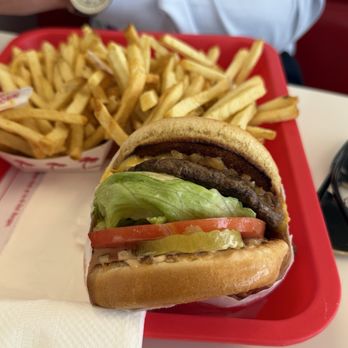 In-N-Out Burger - Burgers Near Me - Lebanon, Tennessee