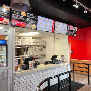 Savvy Sliders - the inside of a fast food restaurant - New American Near Me - Columbus, Ohio