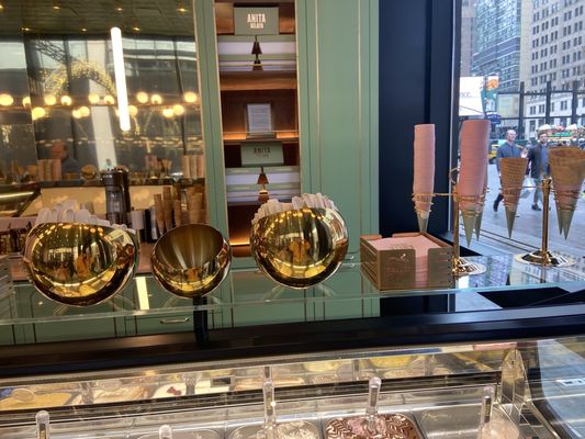 Anita La Mamma del Gelato by null