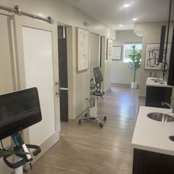 Fine Dentistry of Downtown Orlando - Hallway