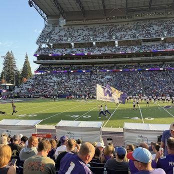 Husky Stadium - Stadiums & Arenas Near Me - Seattle, Washington Husky Stadium - Stadiums & Arenas Near Me - Seattle, Washington