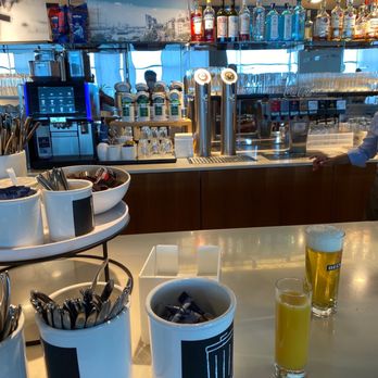 Lufthansa Business Lounge - Airport Lounges Near Me - Hamburg, HH Lufthansa Business Lounge - Airport Lounges Near Me - Hamburg, HH