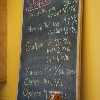 Alma Lobster Shop - Market Price - Seafood Markets Near Me - Alma, New Brunswick