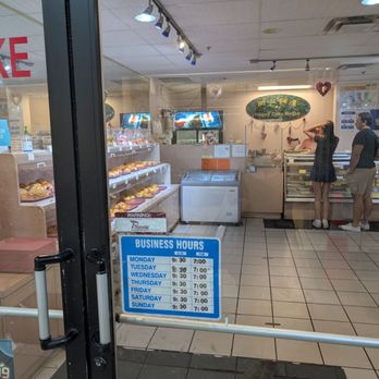 Happy Cake House - Entrance - Bakeries Near Me - Mississauga, Ontario Happy Cake House - Entrance - Bakeries Near Me - Mississauga, Ontario