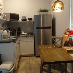 Mom and Pop's RV and Fishing Retreat - Full kitchen.