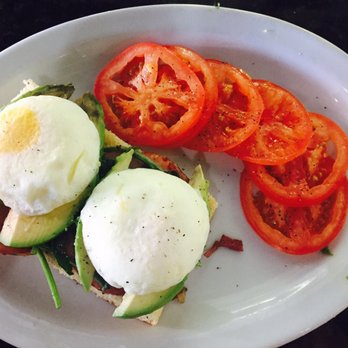 Sunnyside Breakfast Lounge - Plain Jane Benedict with spinach and avocado added, tomatoes on the side - Breakfast & Brunch Near Me - Mesa, Arizona