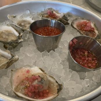 Dana's - Raw Oysters - Cocktail Bars Near Me - Fort Wayne, Indiana