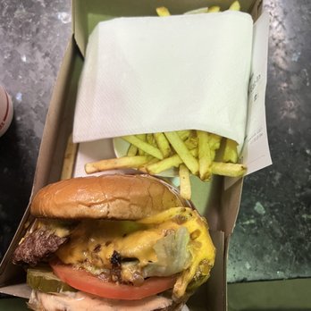In-N-Out Burger - Such a bad job did it on purpose because they saw a person of color - Fast Food Near Me - Costa Mesa, California In-N-Out Burger - Such a bad job did it on purpose because they saw a person of color - Fast Food Near Me - Costa Mesa, California