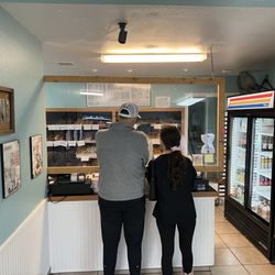 Drippin Donuts - Inside counter