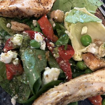 The American Sector - Spinach pesto salad with chicken - Cajun/Creole Near Me - New Orleans, Louisiana The American Sector - Spinach pesto salad with chicken - Cajun/Creole Near Me - New Orleans, Louisiana