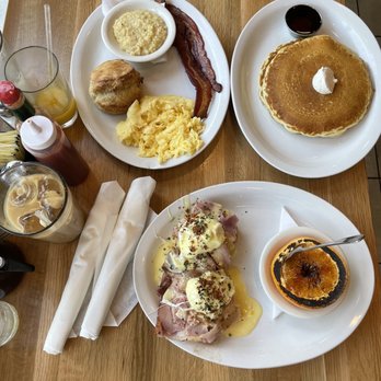 Big Bad Breakfast - Memphis - Big breakfast plate, pancakes, and redneck Benny w brûléed grapefruit - New American Near Me - Memphis, Tennessee Big Bad Breakfast - Memphis - Big breakfast plate, pancakes, and redneck Benny w brûléed grapefruit - New American Near Me - Memphis, Tennessee