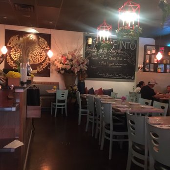 Pinto Thai Ramona - Charming dining area - Thai Near Me - Ramona, California