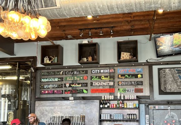 4 Hands Brewing Company by null