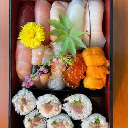 Yuzuki Fish Market - Premium sushi box