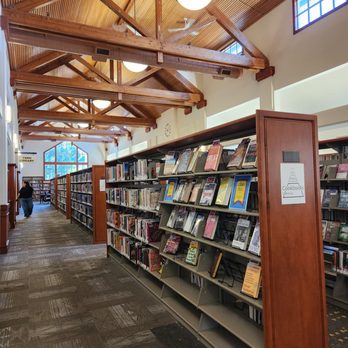 Belvedere Tiburon Library - Adult area - Libraries Near Me - Belvedere Tiburon, California