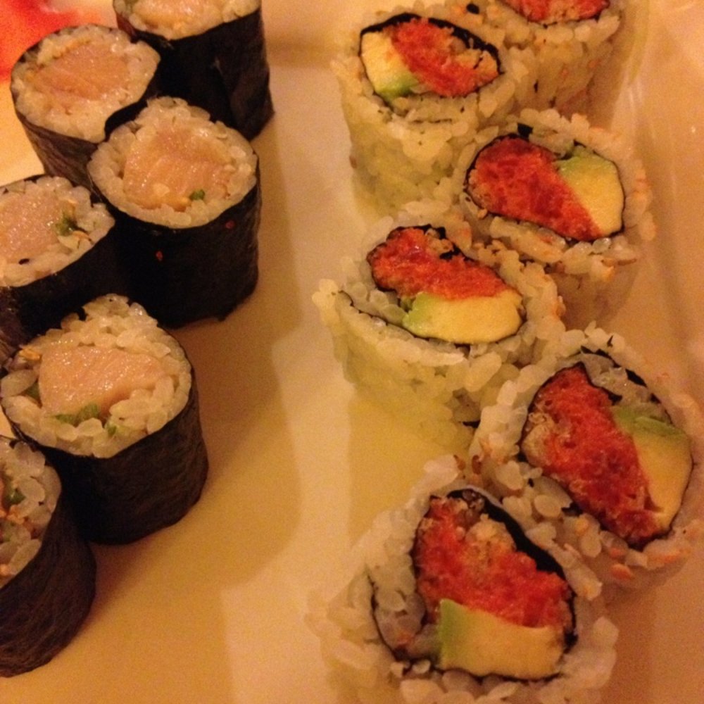 Sushi King - Yellowtail & scallion to the left and spicy tuna with avocado to the right. I adore the spicy tuna avo roll. Love. - Japanese Near Me - Penfield, New York