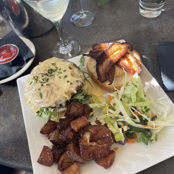 Public House Temecula - Breakfast Kobe Burger - New American Near Me - Temecula, California