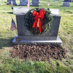 Laurel Grove Florist & Green Houses - CHRISTMAS wreath for cemetary visit.