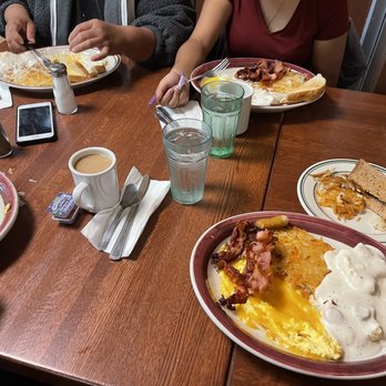 Donna's Restaurant - a group of people eating breakfast - Diners Near Me - Juneau, Alaska